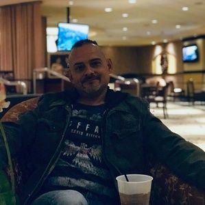 Meet your Posher, Rene